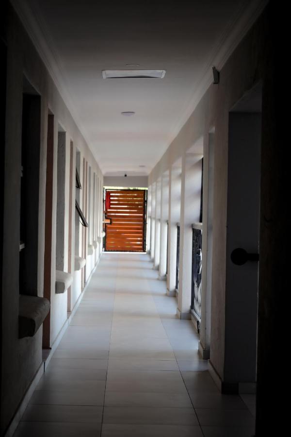 El Infinito Lifestyle Hotel Kempton Park Kültér fotó