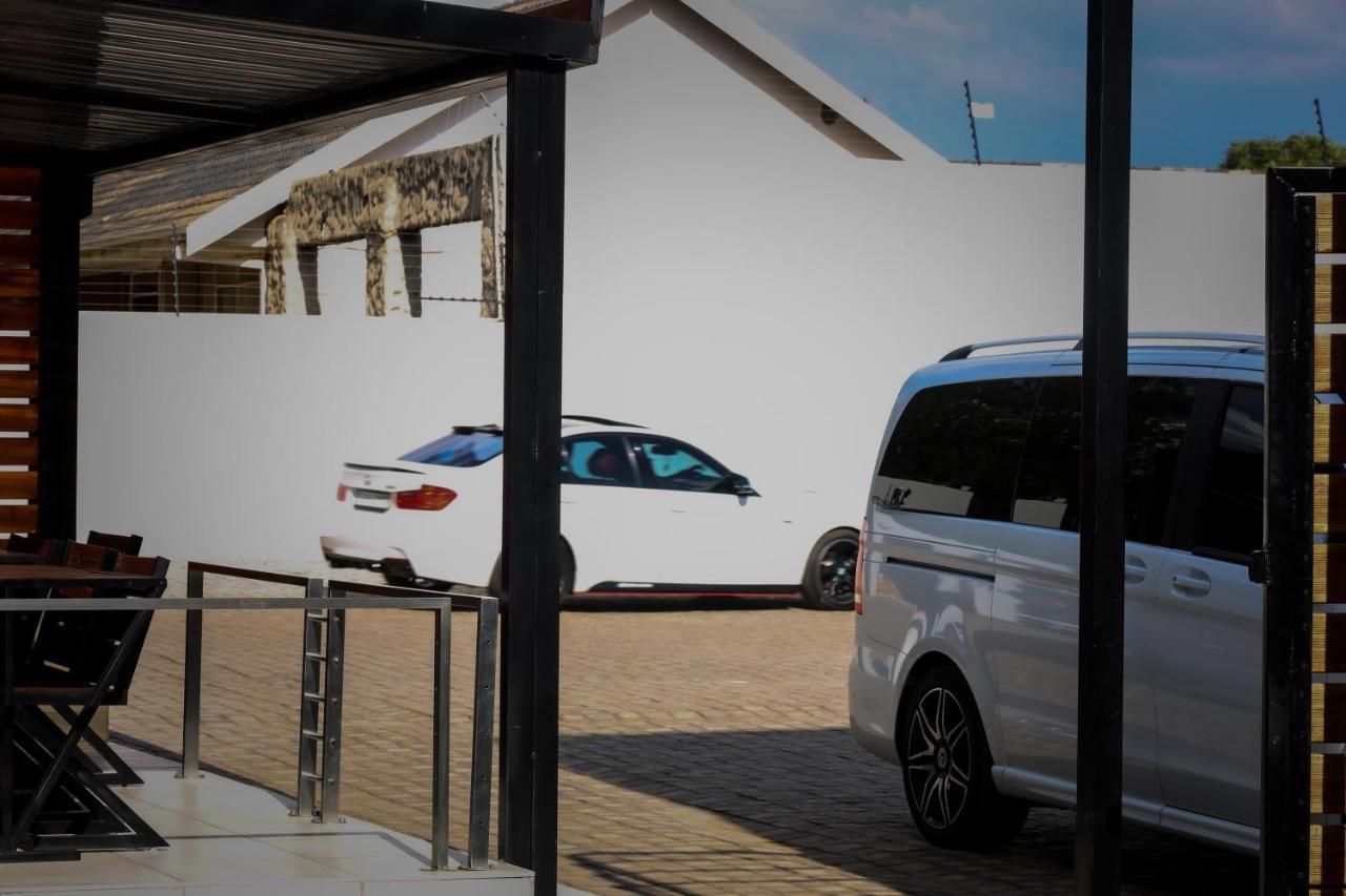 El Infinito Lifestyle Hotel Kempton Park Kültér fotó